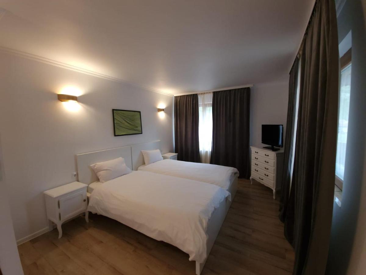 Guesthouse Magic Baile Herculane Bagian luar foto