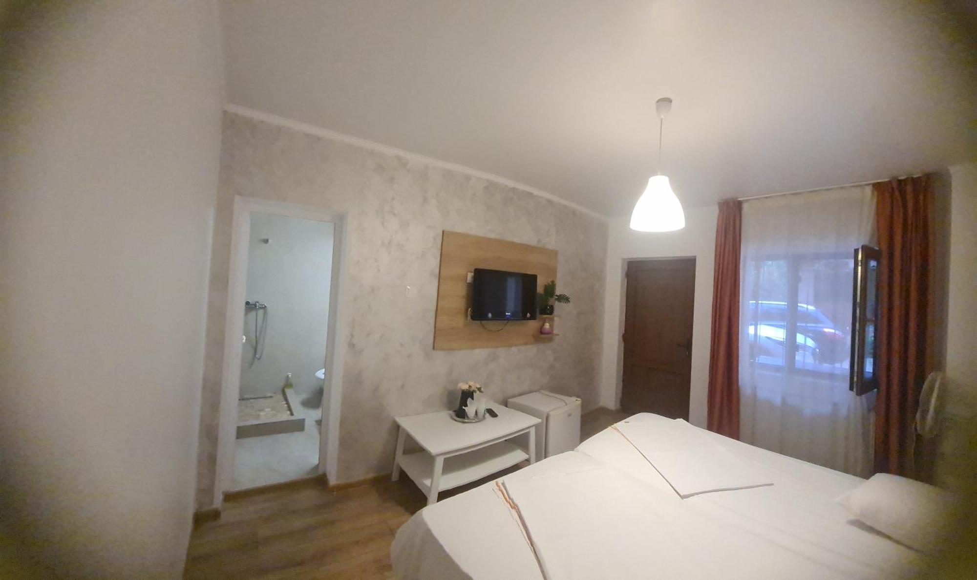 Guesthouse Magic Baile Herculane Bagian luar foto