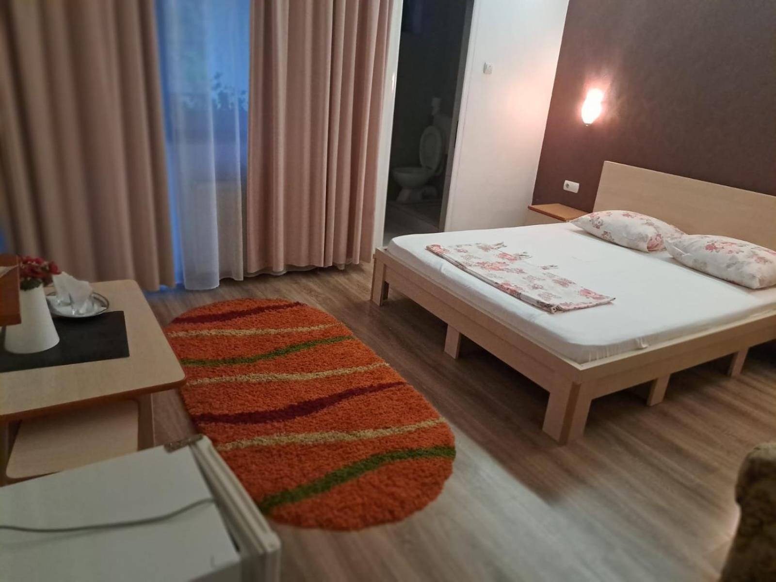 Guesthouse Magic Baile Herculane Bagian luar foto