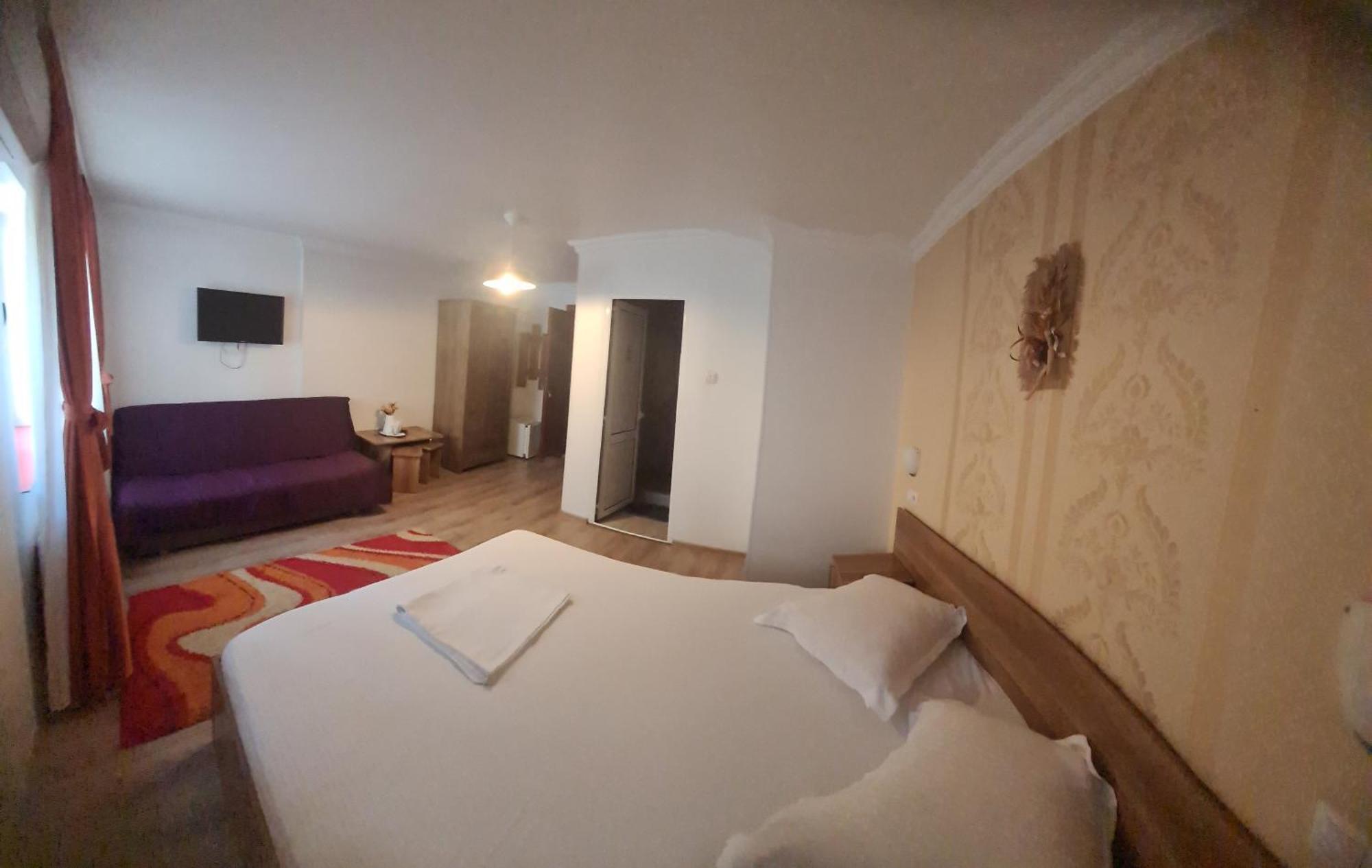 Guesthouse Magic Baile Herculane Bagian luar foto