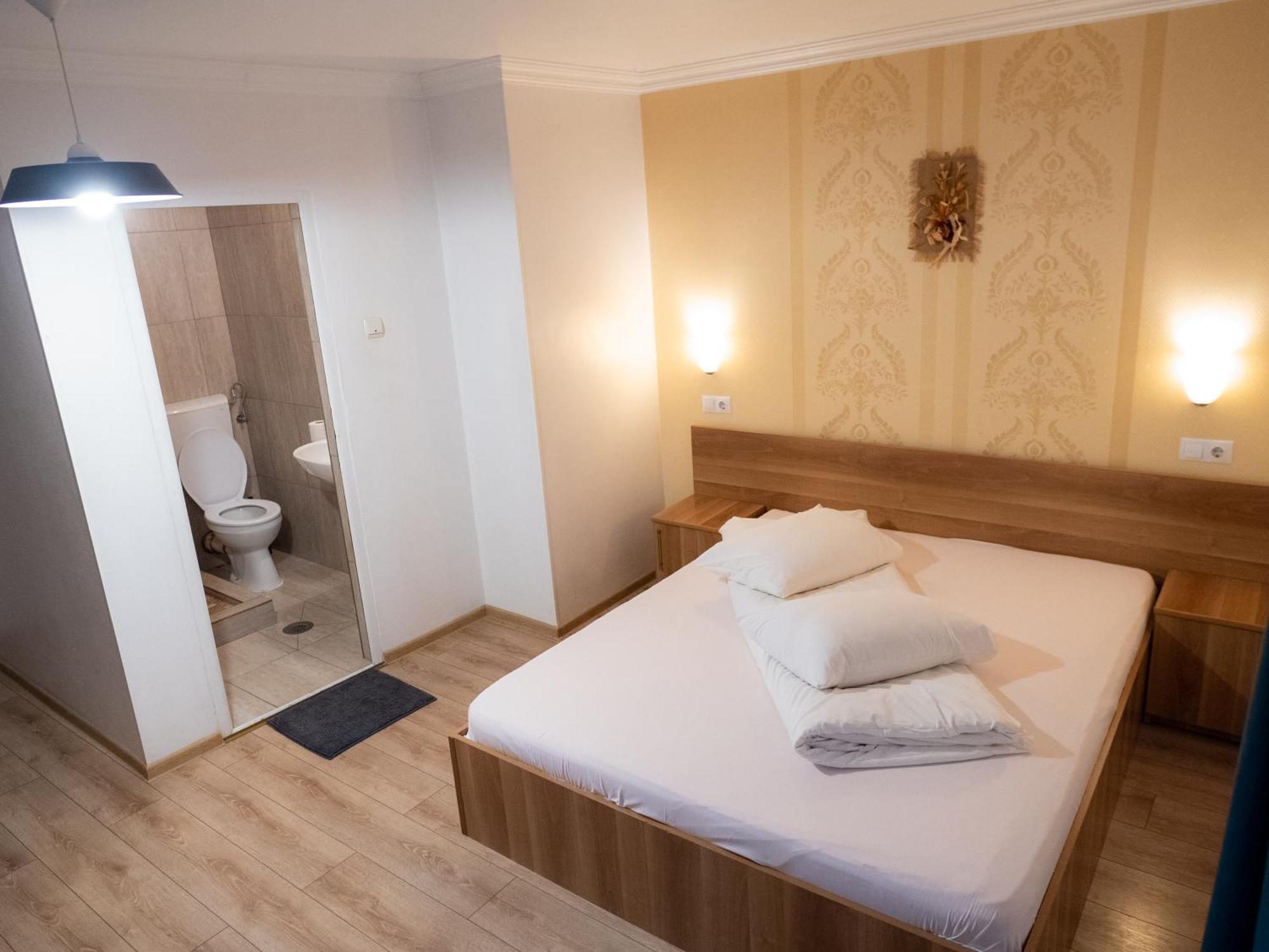 Guesthouse Magic Baile Herculane Bagian luar foto
