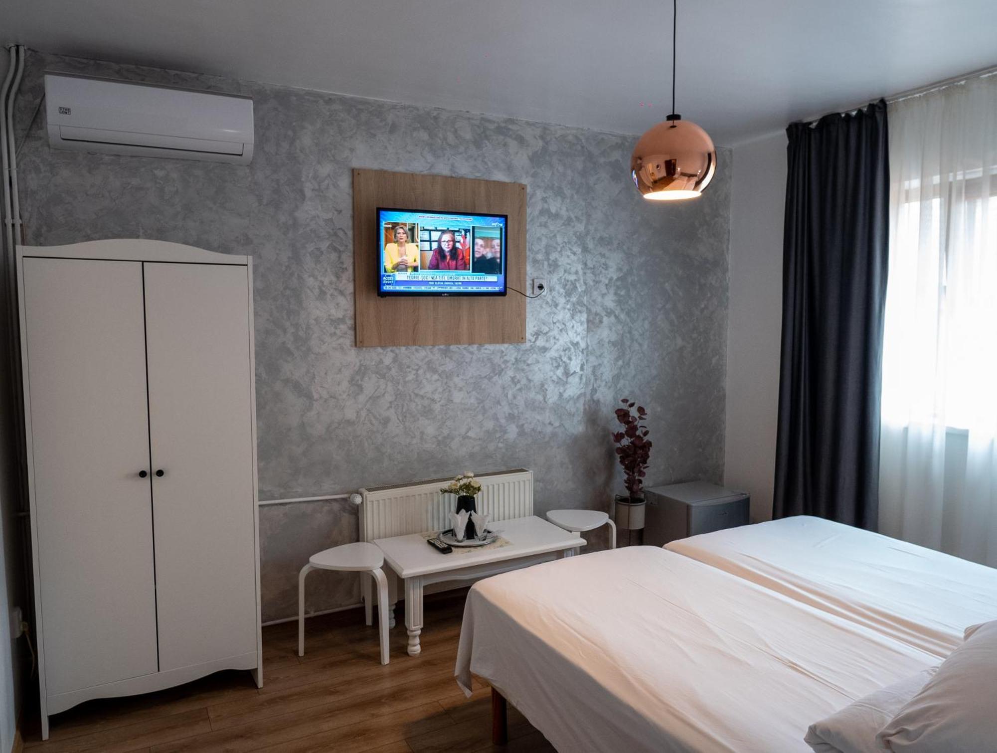 Guesthouse Magic Baile Herculane Bagian luar foto