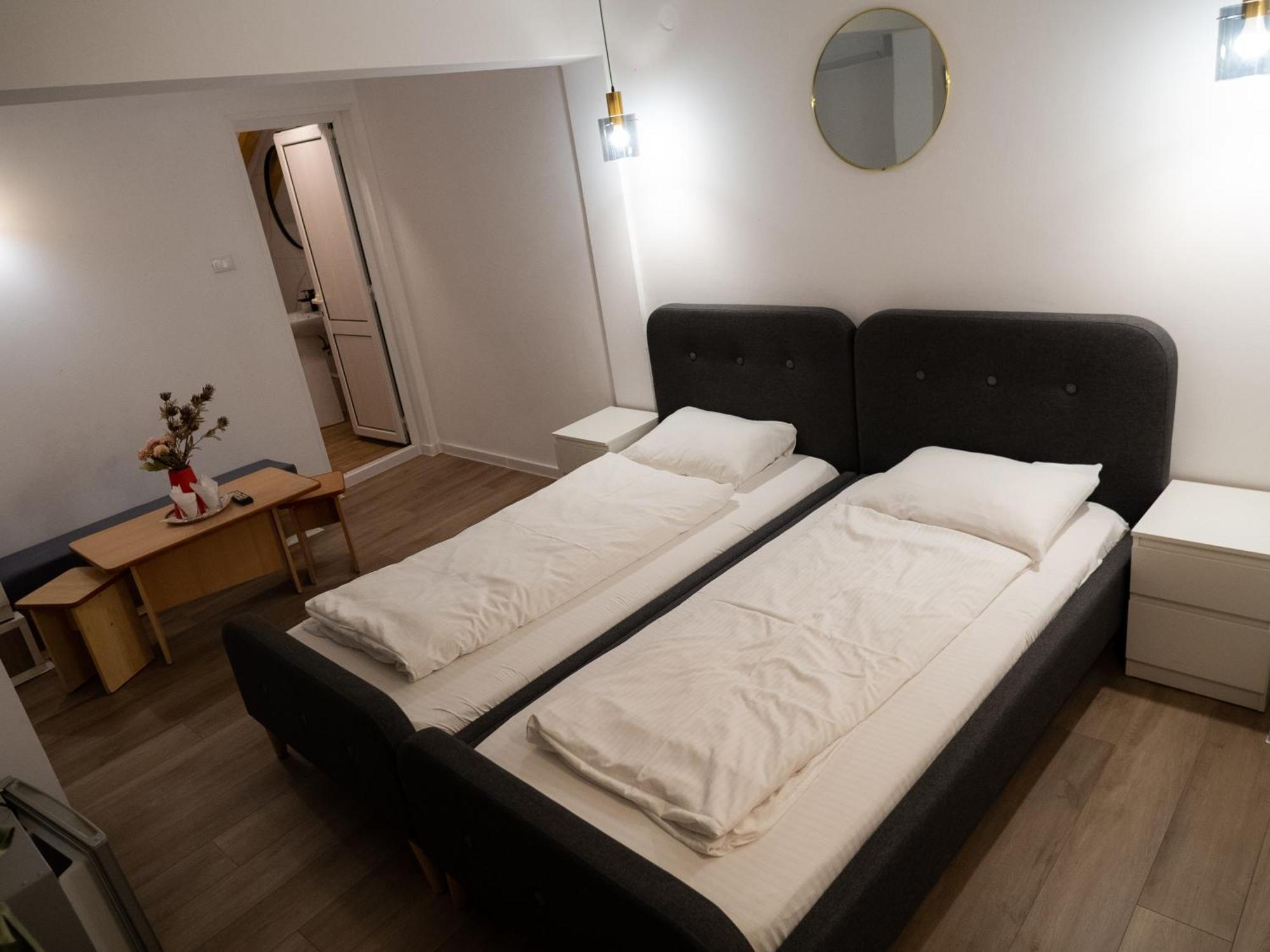 Guesthouse Magic Baile Herculane Bagian luar foto