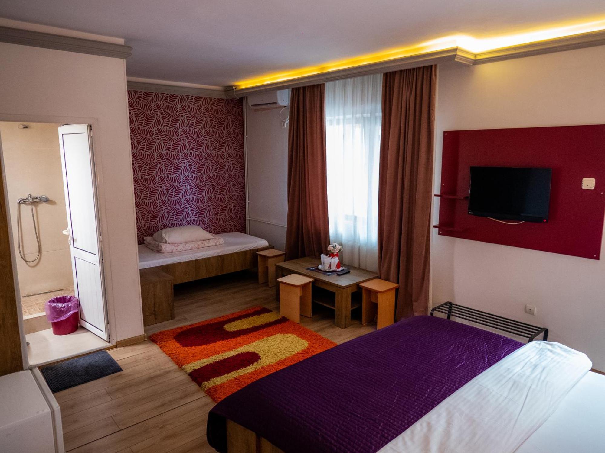 Guesthouse Magic Baile Herculane Bagian luar foto